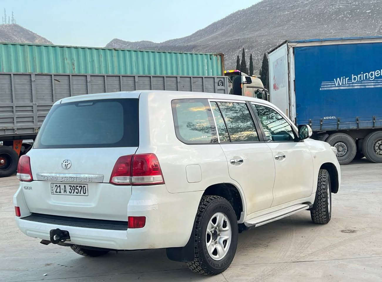 وەنەوشە ٢٠٠٩ گێڕ ئۆتۆماتیک جام کارەبای سەلاجەیە هۆکە کارتی بەنزینیشی هەیە قرچێکی بجوکی هەیە لای سەکن ناوی نەگرتوە و هەنیدک وردەی هەیە کەمە و دیار نیە بەو شێوەیە سەیارەیەکی پاک و بێ کێشەو بی مەسرەفە
***********
*********** شمشمل, السليمانية
