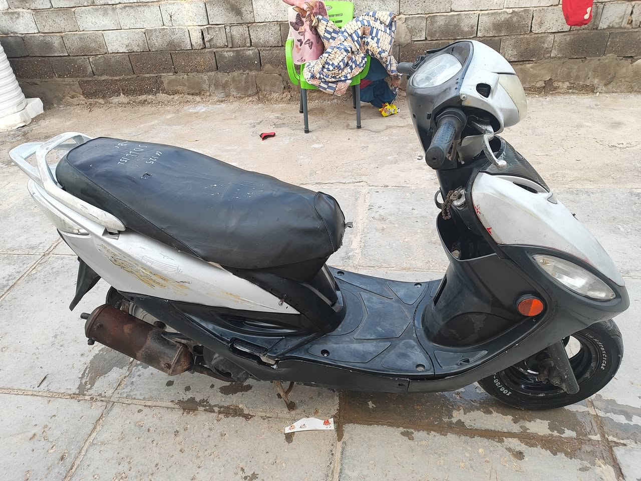 سلام عليكم..دراجه جي فور.السعر 300
شغاله كهربائيات .نقص باتري. مكاني قلعه سكر 
***********
