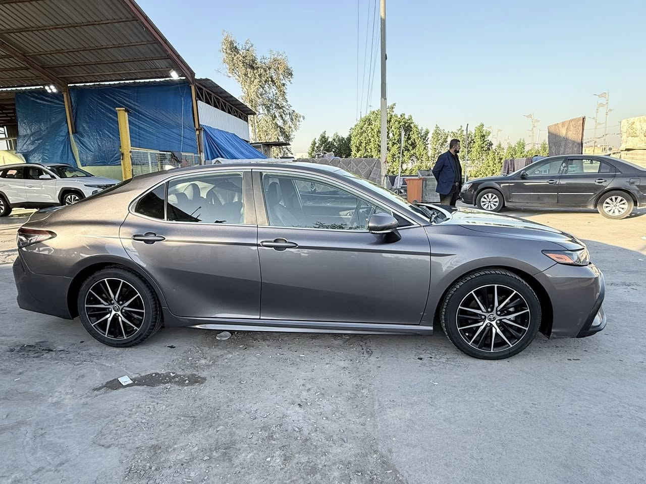 السلام عليكم 
تيوتا كامري 2022 se رقم اربيل الجديد بيع أو مراوس بكورلا هايبرد تريد تحويل او وكاله  حادثها كما موضح بالصور السياره ماشيه 37 الف والسياره صبغ الحوض فقط +الجاملغات الخلفيه بارد + الجنطه تبديل نفس اللون مواصفات السياره كشن السايق كهرباء شاشه كار بلي كشنات جلد كامره كروز سرعه وباقي المواصفات ال se  المعروفه والسياره ميحتاج الها مصرف كامله مكمله  سعر السياره 185 وبيها مجال  مكان السياره الصويره /وبغداد للاستفسار 
***********
