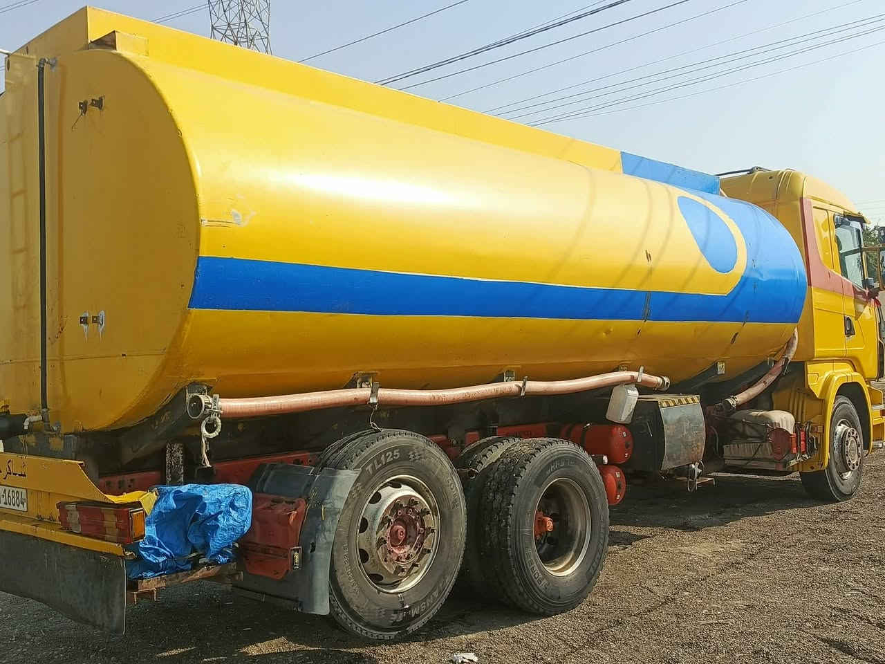 السلام عليكم ورحمة الله وبركاته سيارة للبيع موديل ٢٠٠٦ مكفوله كفاله عامه تانكي سعة ٢٥ الف لتر السيارة جاهزة كبل للشغل مكينة انجكسن ستندر لا صرف ولا بخار شرط التحويل رقمه أربيل للاستفسار اكثر الاتصال على الرقم التالي ***********/***********
