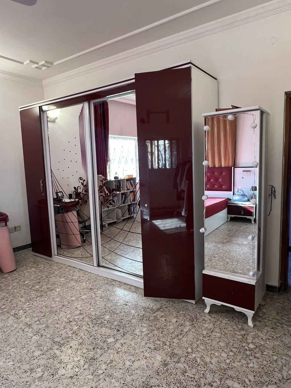 غرفة نوم للبيع تتكون من ٦ قطع، سرير نفرين مع الدوشگ وكنتور وميز ومرايا وجرارات
سعر البيع ٣٥٠ الف
المكان بغداد الكراده


**إذا كنت صاحب هذا الإعلان وتريد حذفه لأي سبب، رجاءا أرسل رسالة إلى الدعم الفني**