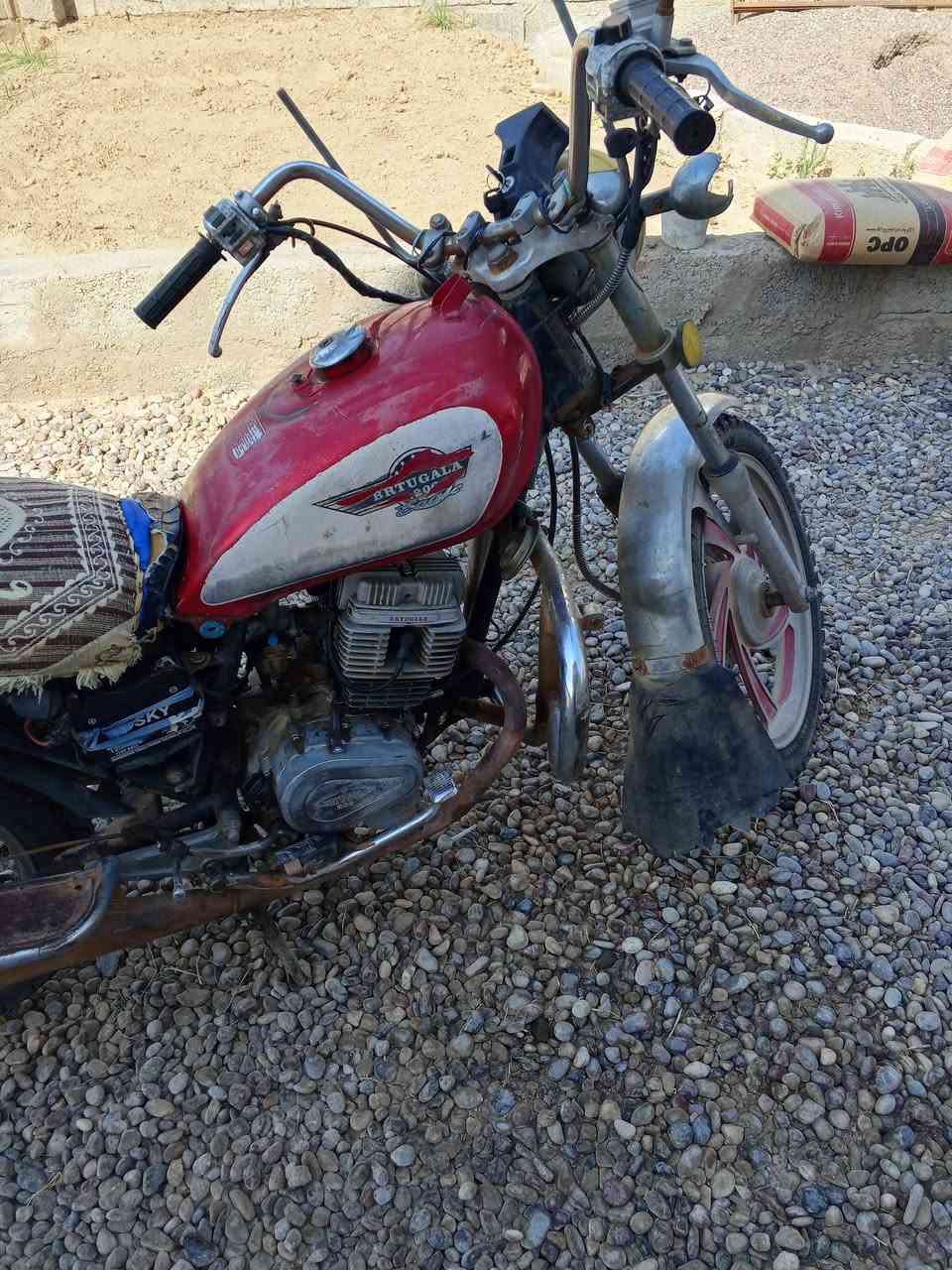 السلام عليكم يوجد موطور جني محرك 200 معمر جديد لا صرف ولا تبخير تواير جدد ويالة شركه دبل گزوز السعر 300 وبي مجال الاستفسار الاتصال على الرقم ***********
