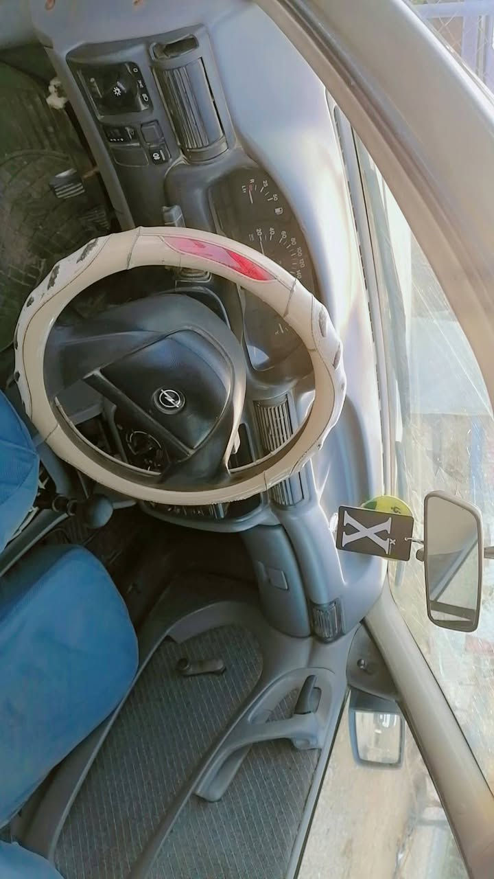 السلام عليكم ارفع المنشور بكلمه يا الله للبيع اوبل استره موديل 93 محرك 1600 مكينه وكير جدد شرط حداديه جديده تخم تاير جديد ويل كب بلادي مكفوله من ضربه وصبغ شي بسيط كلش كهربائيات كله شغاله بيه فحته دواخل كلش جديده وناعمه بشكل السياره احلا من الصور بهواي السعر 35 وبيه مجال *********** ابو فاطمه مكان السياره نجف
