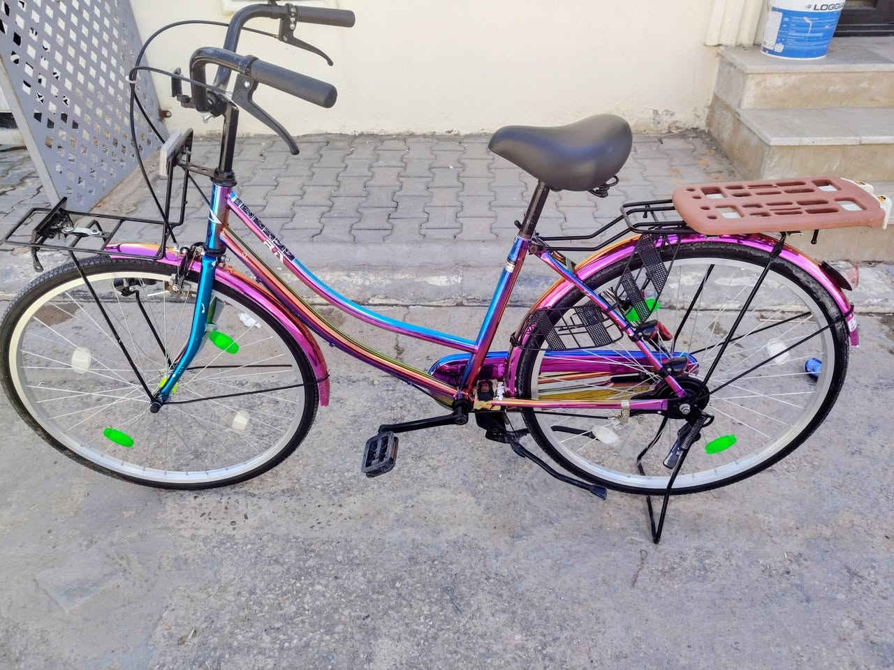 السلام عليكم ورحمة الله وبركاته للبيع بايسكل بطه حجم 26 المرغوب مديل 2025 سبع الأوان البايسكل نظيفه و تيارات مال بايسكل البلادي البايسكل متعوب عليه ترا سعر 220 وبيه مجال بسيط للتواصل *********** واني خادم للطيبين
