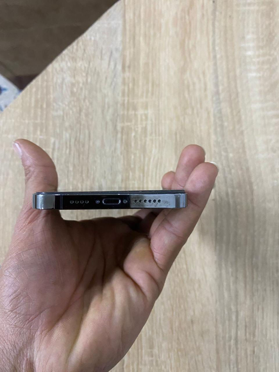 ايفون 12 برو ماكس ذاكره ١٢٨ بطاريه 80 تك سيم سعر 410 وبي مجال ***********
