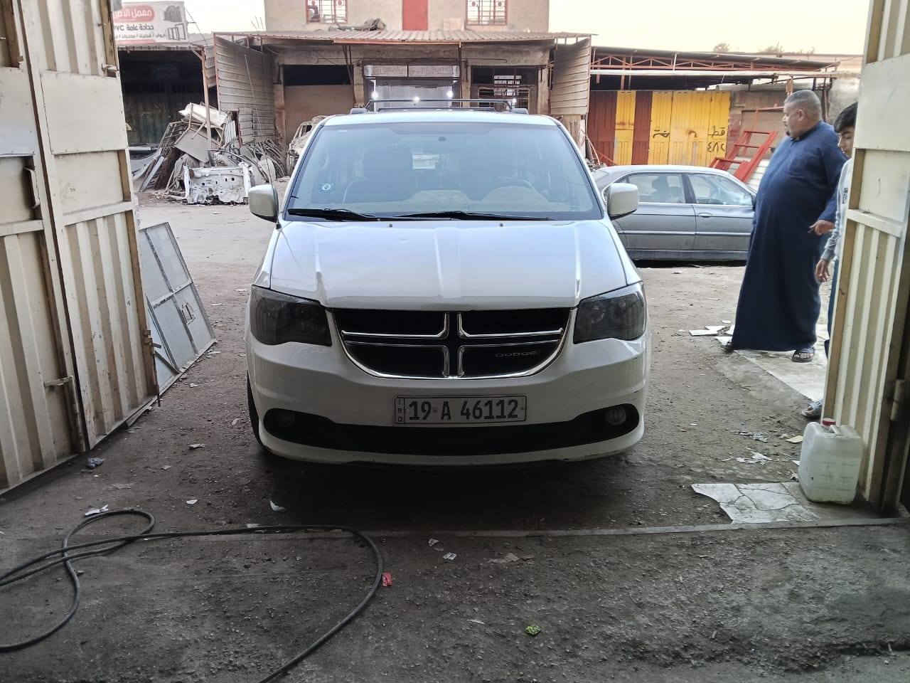 يا الله سلام عليكم دوج كرفان مديل ٢٠١١ سبعه راكب السياره فول مواصفات حادثه جاملق وبند بدون دواخل ولا أرباك مكينه ٣٦٠نفس الجارجر برغي نقص ما بيهه رقم كربلاء إنكليزي تحويل السعر ١٢٥يهه مجال اتصال ***********
