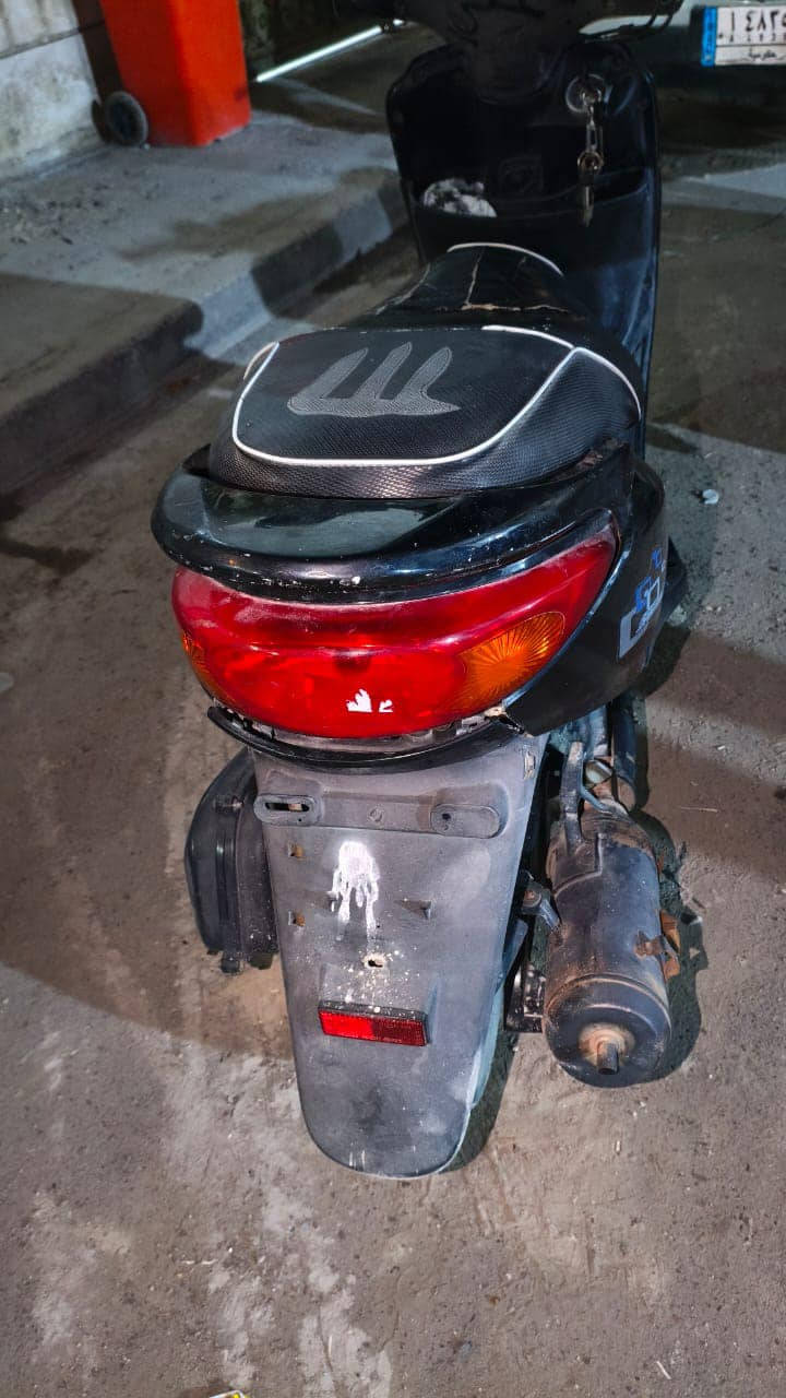 سلام عليكم. 

دراجه بريز بغبغاء نوزل خطين دراجه حلوه مكفوله من كلشي خير من الله نكره سلف كهربائيات كامله نقص بس بنزات خلفيه. *********** بغداد بلديات.
