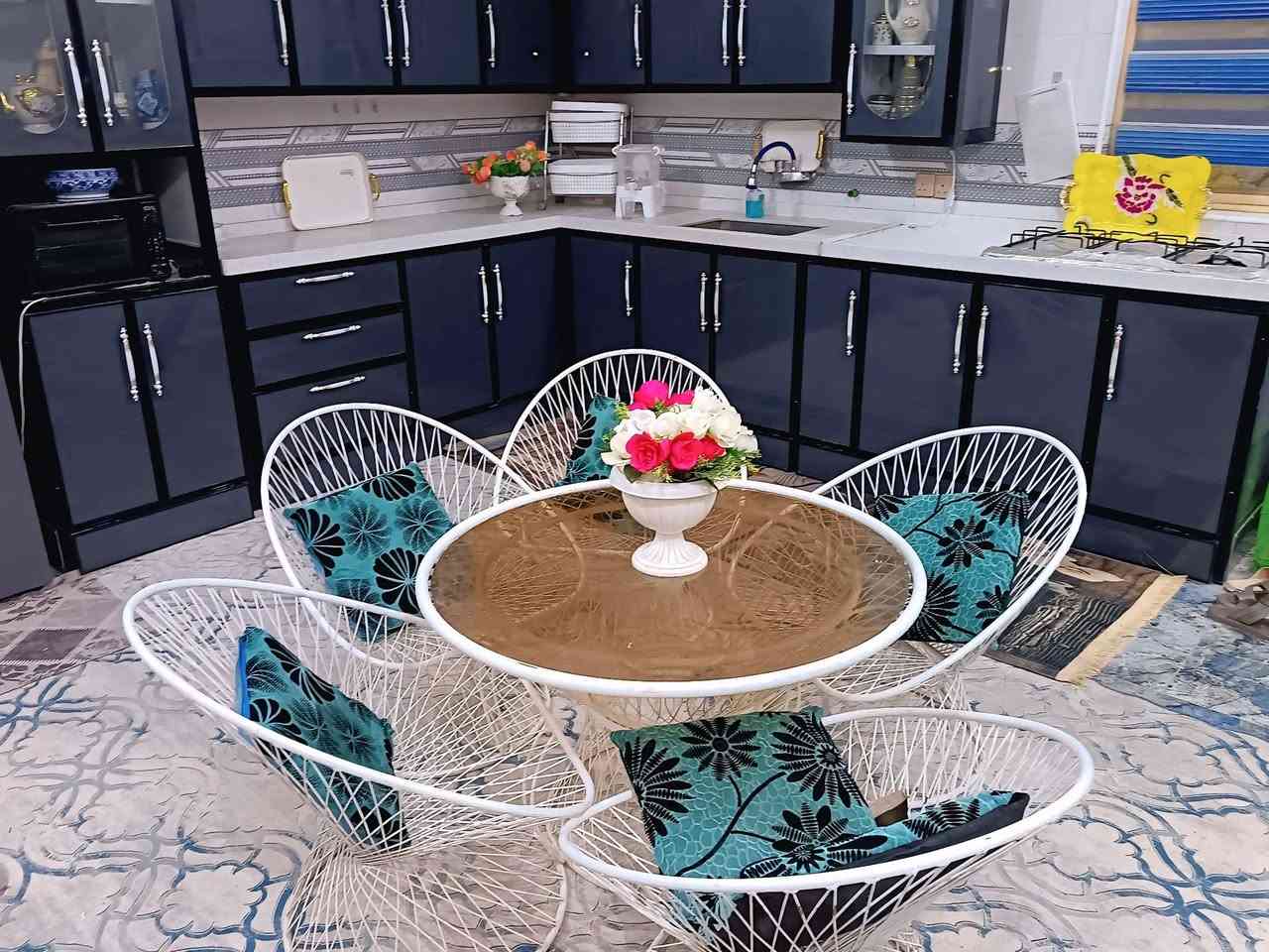 سلام عليكم طبلات للبيع 6 مقاعد السعر 300 بي مجال الرقم العاتف ***********
