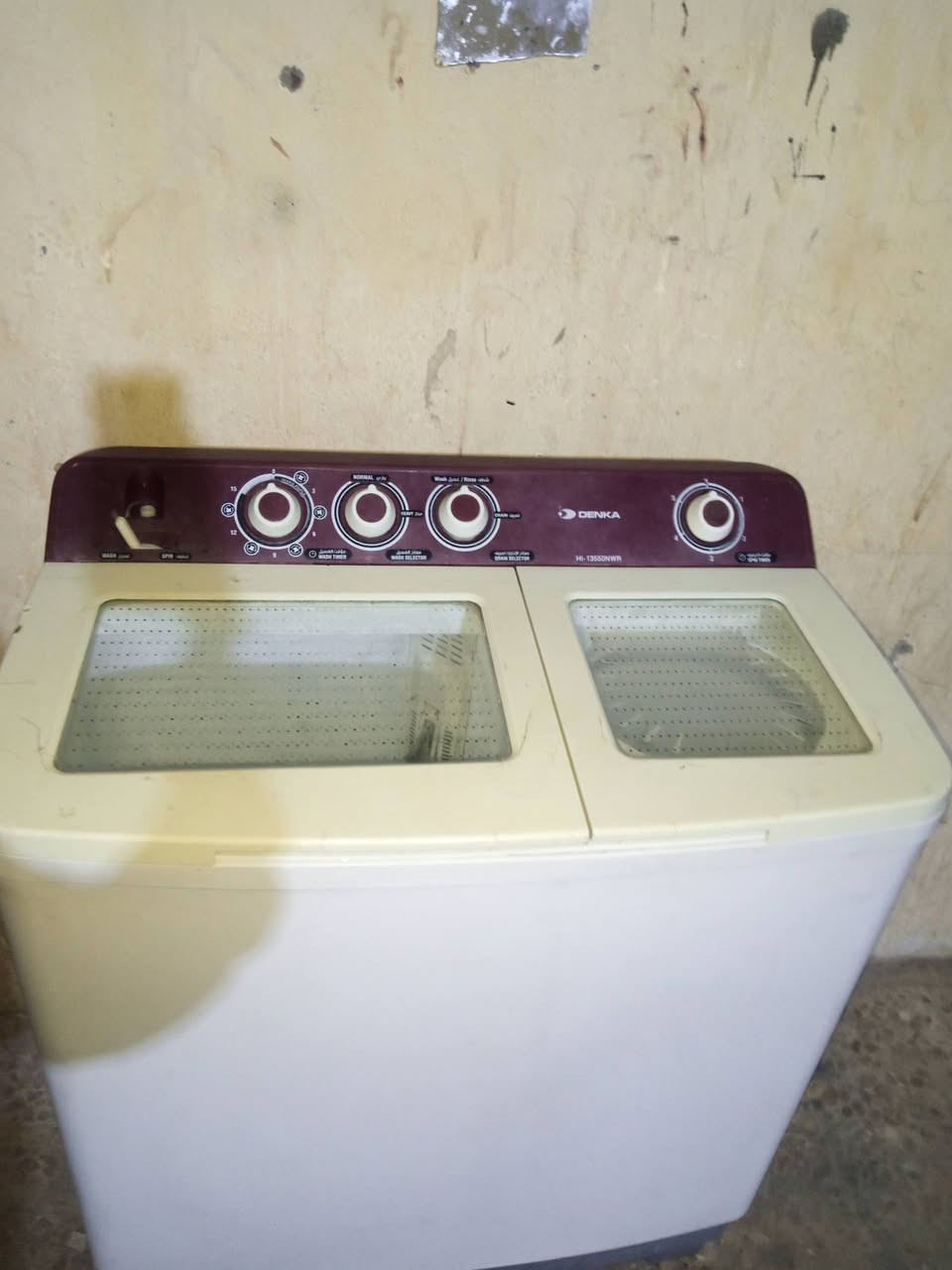 غسالة نظيفة كلش غسل و تنشيف ولا داخله تصليح السعر 75 وبيها مجال تواصل ***********

