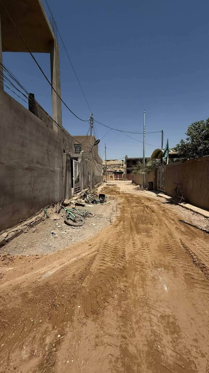 السلام عليكم مشتمل للبيع ركن
حي العصري شارع بيت ابو فريد المختار 

المساحة 80 متر  جنس العقار سند 25 

طابقين يتكون الطابق الارضي

غرفة نوم + استقبال + مطبخ + مجمع صحيات 

والطابق الثاني غرفتين نوم + مجمع صحيات 

السعر 85 مليون وقابل للتفاوض 

للاستفسار الاتصال ع الرقم***********
