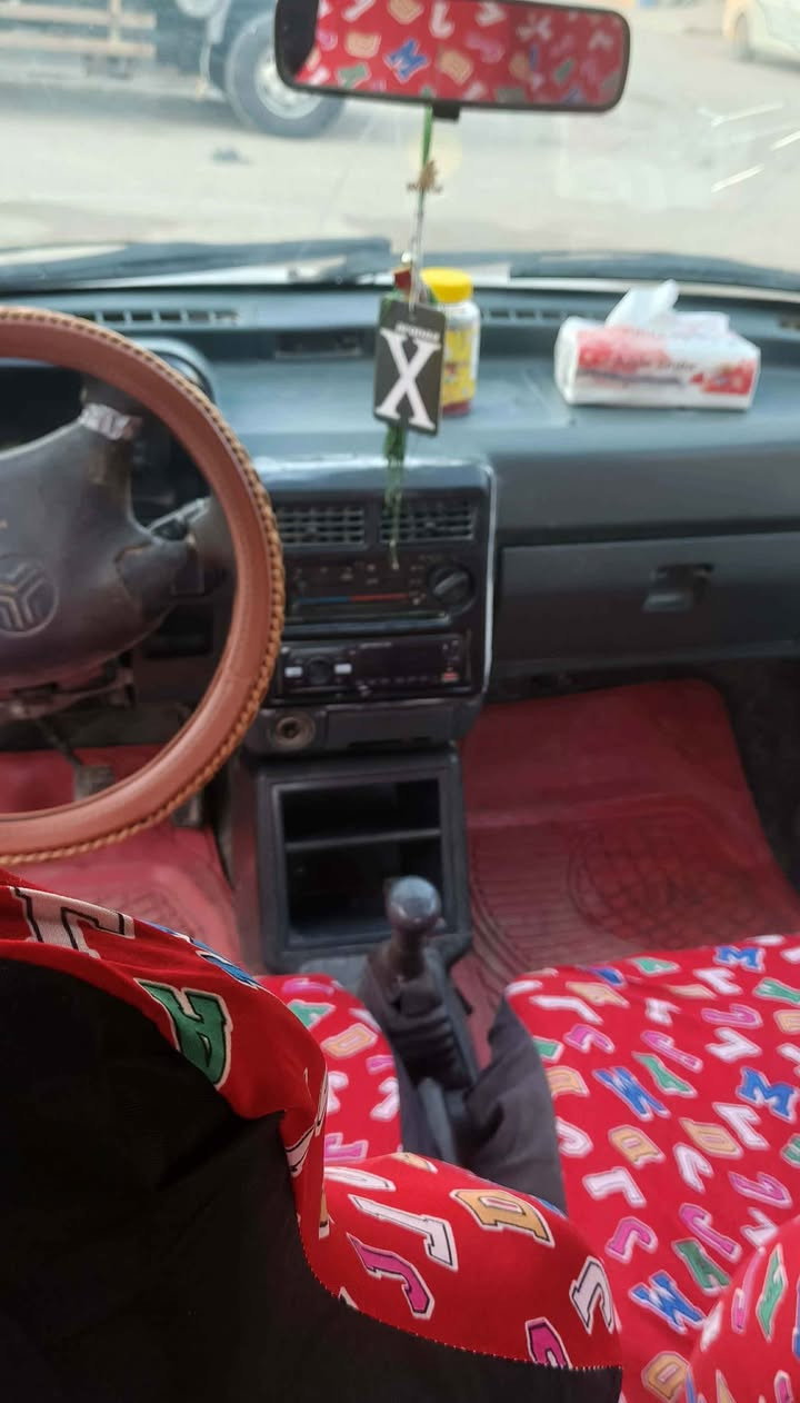 سايبة للبيع مديل 2011 سنويتها لحد 28وتنتهي مداور ثاني يوم سيارة عوزها نواقص بصيطة  حدادية ومكينة وكير  خير من الله و السيارة مكفولة من الصبغ العام  بيها ضربة بل جاملغ الورة والجاملغ الكدام فقط  سعرها 23 وبيها مجال للشراي  مكانها نجف *********** بس خط النجف, العراق
