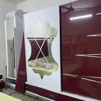 غرفة نوم • بأضرار