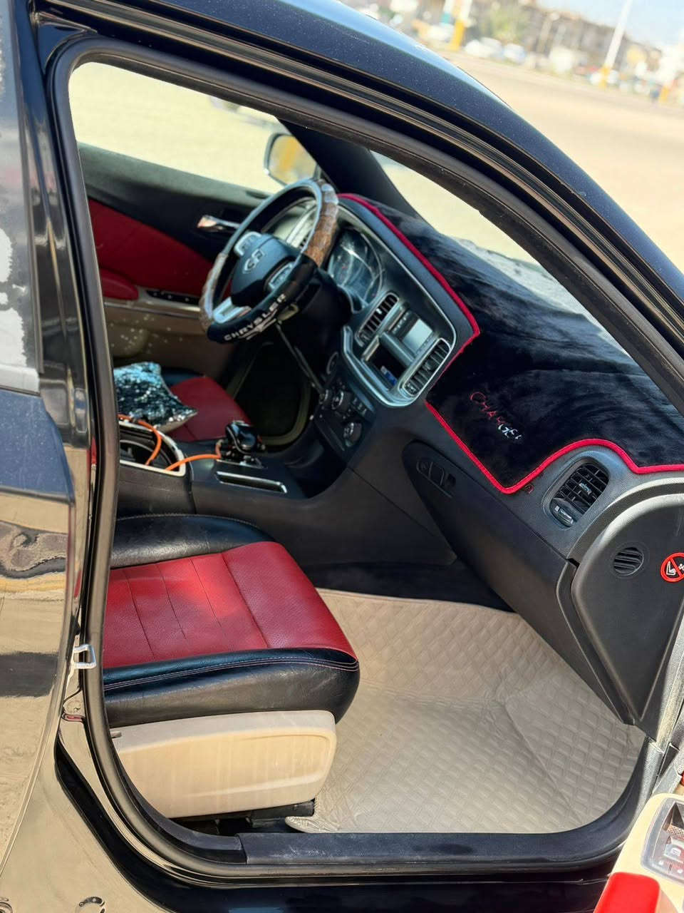 لبيع  شارجر  موديل ١٤خليجي مكفوله من ضربه ول كص استفسار اتصل او المراسله ***********
