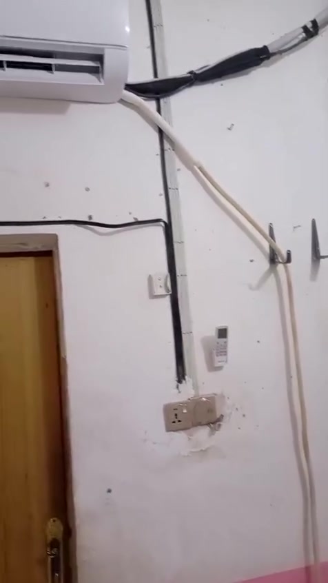 سلام عليكم للبيع سبلت باردثلج  هذا الرقم للاستفسار
***********@
