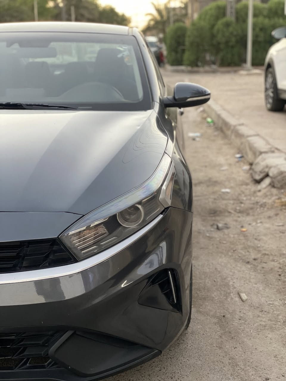 السلام عليكم كيا فورتي موديل 2023 رقم اربيل بأسمي هزه وسنويه وارقام جديد معروضه 156 بيها مجال بسيط حادث قطعتين مبدلات اصليات فقط باب سائق وجاملغ امامي بدون دواخل مكينه حجم 2000 دوش سياره ماشيه 59 الف مواصفات المعروفه شاشه + كار بلي /3انظمه قياده /حساسات امامي خلفي مانع اصطدام /تحديد مسار / توقف ذاتي / كاميرا دواره /تحكمات استيرن /ويل كب  وباقي المواصفات المعروفه بالفورتي مكان السياره بغداد للاستفسار اتصل
بالرقم ***********
