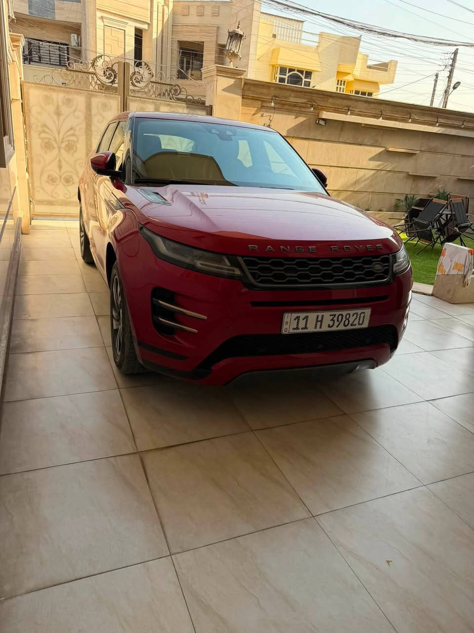 رينج روفر إيفوك 2020  وكالة سردار 
 Range Rover Evoque 2020

🌍 المدينة –  بغداد

•   🛣️  المسافة المقطوعة    - 27 الف كلم  
------------------------------------------------------------ 

✅ المواصفات :

وارد وكالة سردار ✅
ماشية فقط 27,000 كم
السيارة نظيفة جدًا وبأعلى المواصفات
محرك 4 سلندر 2.0 تيربو
• بانوراما
• كراسي جلد
• كراسي تدفئة
• كراسي كهرباء
• ميموري سيت
• شاشة كبيرة ديجتال
• Apple CarPlay
• تبريد خلفي
• لايتات زينون / LED أمامي
• رقم بغداد
• دفع رباعي
• كير أوتوماتيك

• سنسرات
• كاميرا خلفية
• مثبت سرعة
• بلوتوث

• نظام مانع الانزلاق والثبات
• تصميم داخلي فاخر وعزل ممتاز
• مناسبة جدًا للاستخدام العائلي واليومي
ملاحظة 
بيها صبغ اثر شخوط بالباب الي خلف السائق وهلال الباب خلف الصدر فقط 

***********@
