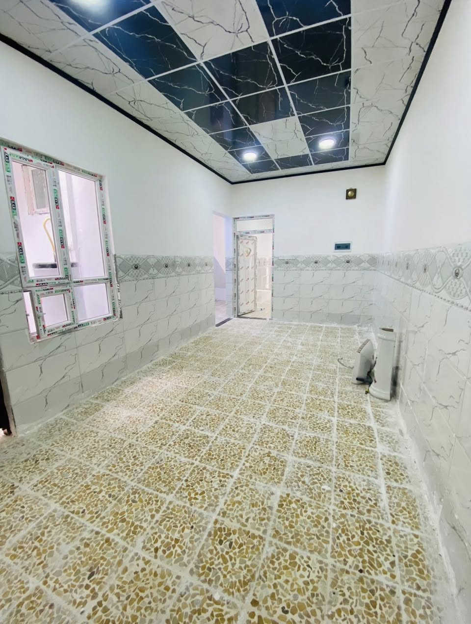 🏛️مكتب المهند لتجارة العقارات🏛️
(دار للايجار مساحة 100 م طابق واحد)

يحتوي على غرفة نوم وهول ومطبخ واستقبال وصحيات وكراج سيارة 

الدار بناء حديث جديد 

الموقع حي سومر قرب سايدين العساف

   ((سعر بدل الايجار 250 الف قفل))

استفسار اكثر مراسلة الحساب او اتصال 

*********** هاشم
*********** مهند
