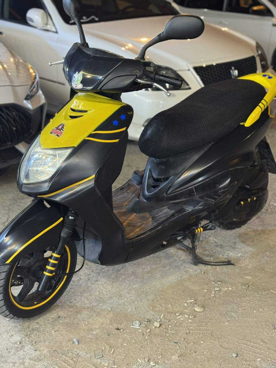 السلام  عليكم دراجه ياباني اصلي  سرعه 110 نضيفه كلش  بدون اي نقص   دراجه باله كامله مكمله  استاند  كهربائي تايرات جداد   و كفرات جديده  تجي تفحص و تدلل   مكينه ما مفتوحه ابد و ضمان   الشراي يتصل  و يدلل   و سعر جدا مناسب
*********** 
***********
