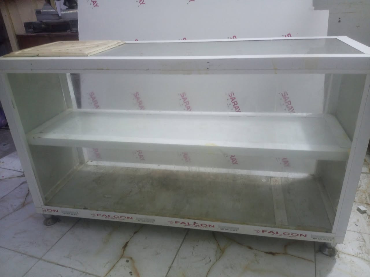 ميز جام نضيف مرتب سعر 65 مستعجل ع بيع ***********
