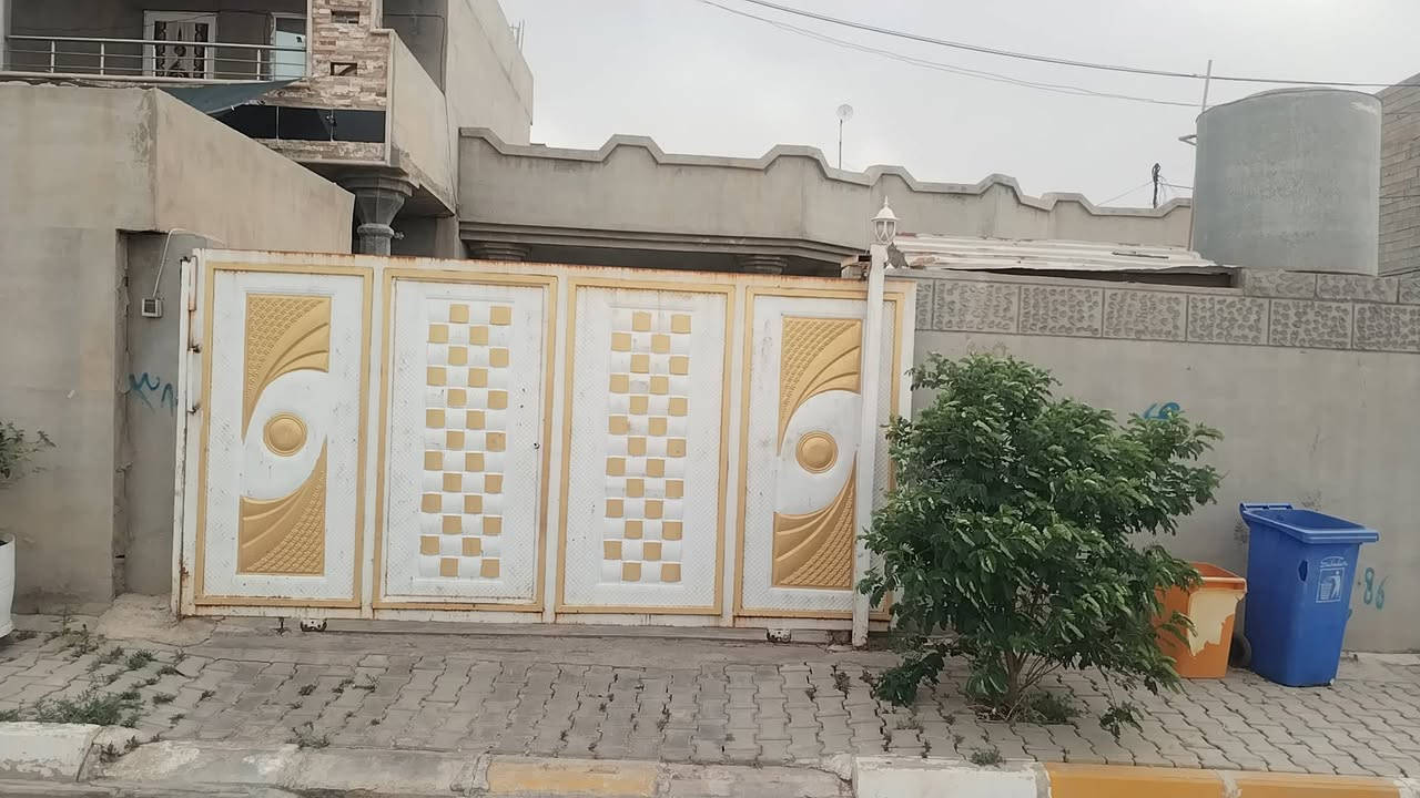 دار للبيع
الصنف مو طابو
مرقم ومرفوعة معاملته لبغداد

المواصفات
غرفتين نوم طابق ارضي
غرفه طابق اول
ربعه
هول +مجمع غرف
مطبخ
استقبال
مساحة تقريبا ٣٥٠ او يزيد
حوش خلفي تصلح لمشتمل مع غرفه

الموقع: ملحق حي النداء
رقم الهاتف ***********
المو شراي لا يتصل ولا ينطي سعر بكيفو
السعر ٦٥ وقابل للتفاوض
