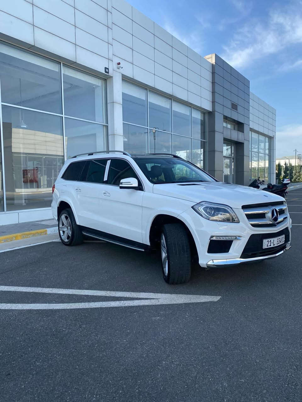 مارسدس gl500 موديل 2015 خليجي BCM
محرك ٥٠٠٠ توين تيربو 
٤٠ الف كيلو متر
كشن تدفئه + تبريد + مساج 

بانوراما 
بردات 
تحديد مسار. 
قطعتين صبغ جاملغ بنيد + شبر بجالمغ السايق 
(السياره عليه سيرفس كامل ) 
السعر ٣٥٠ 
***********
