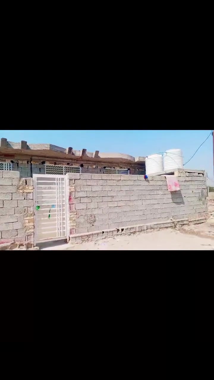 بيت للبيع المكان شارع 20 دوانم نهايته مساحة البيت 300(سعر 47
‏‪***********‬‏
