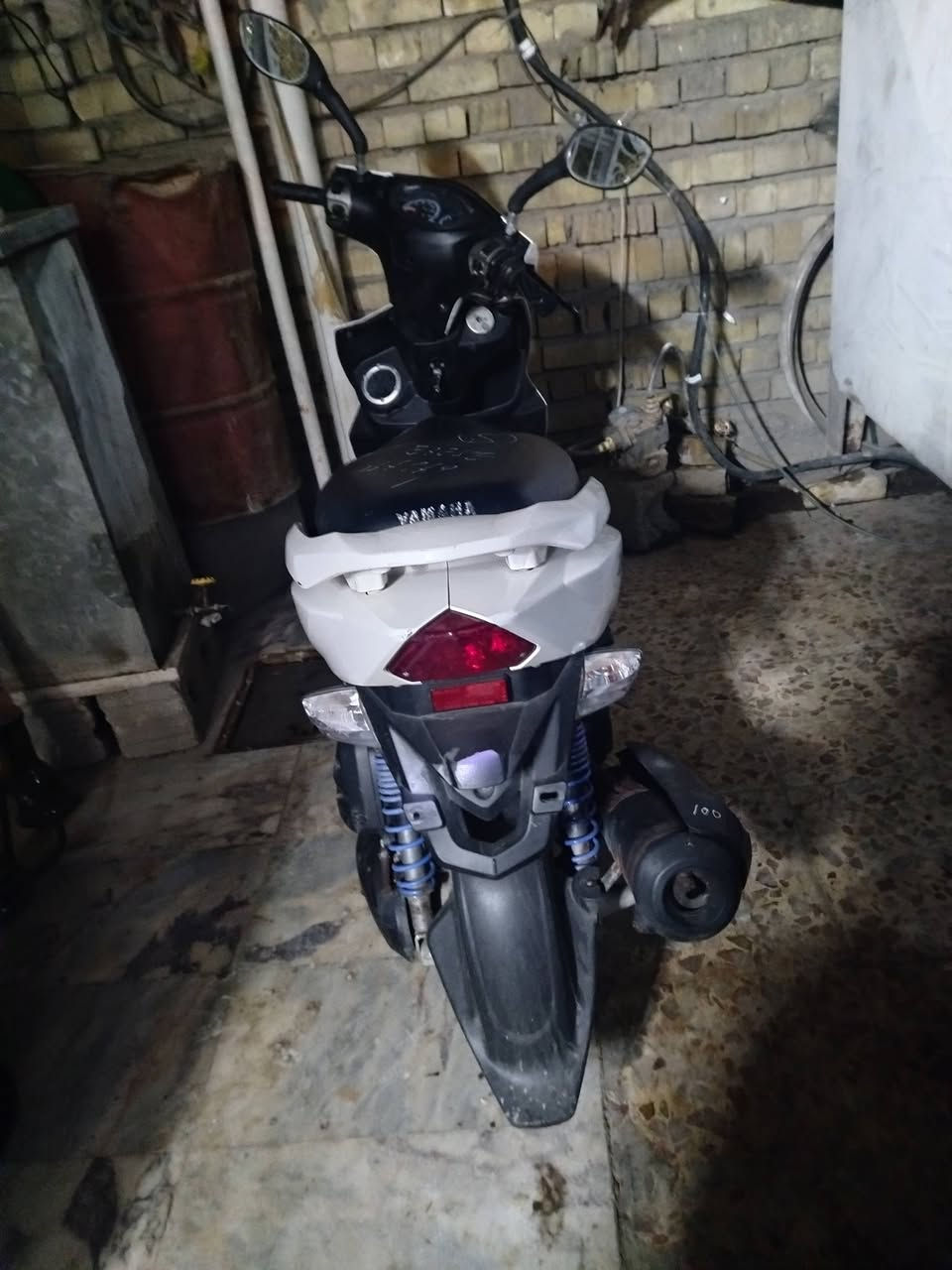 سلا عليكم دراجه لبيع صارله ١٥ يوم من نازله كفاله عامه بكاني بغداد الشعله رحمانيه *********** بيه واتساب سعره ٩٠٥ قفل بدون معامل ب٩٠٠ ميصر
