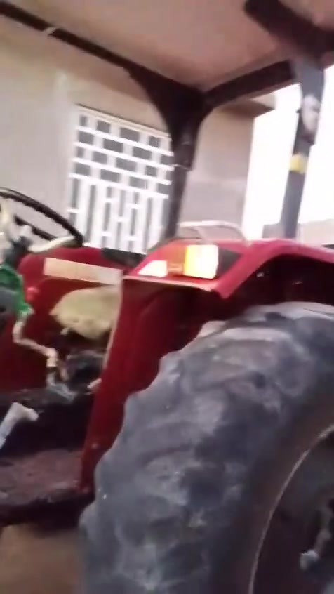 سلام عليكم مكينة هندي نضيفة للبيع مكان البصره القرنه الرقم  ***********
