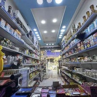 يوجد اسواق للبيع بغداد المنصور مقابيل مرطبات مشمشه  يوجد ٦عارضات سبلت ...