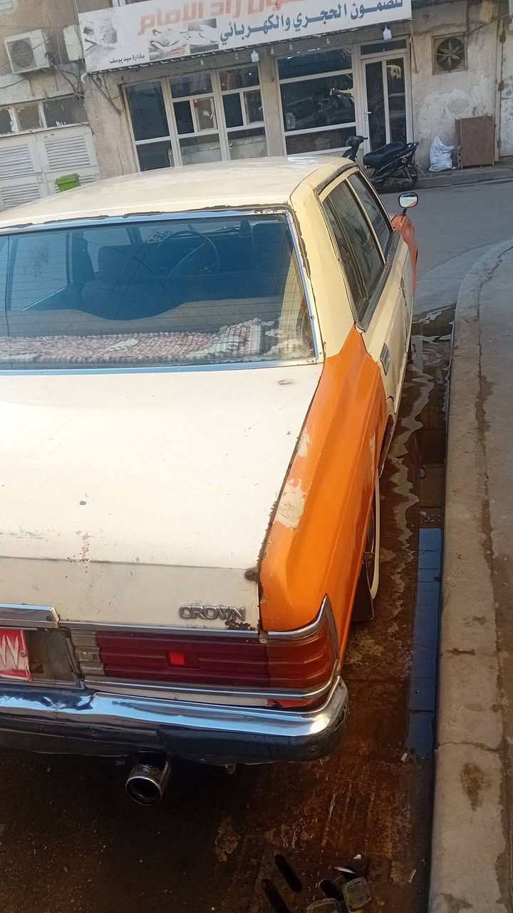 السلام عليكم ياالله اكراون 81كيراومكينه ونجي رياضي السيارة حلوه خير من السعر18 الله***********
