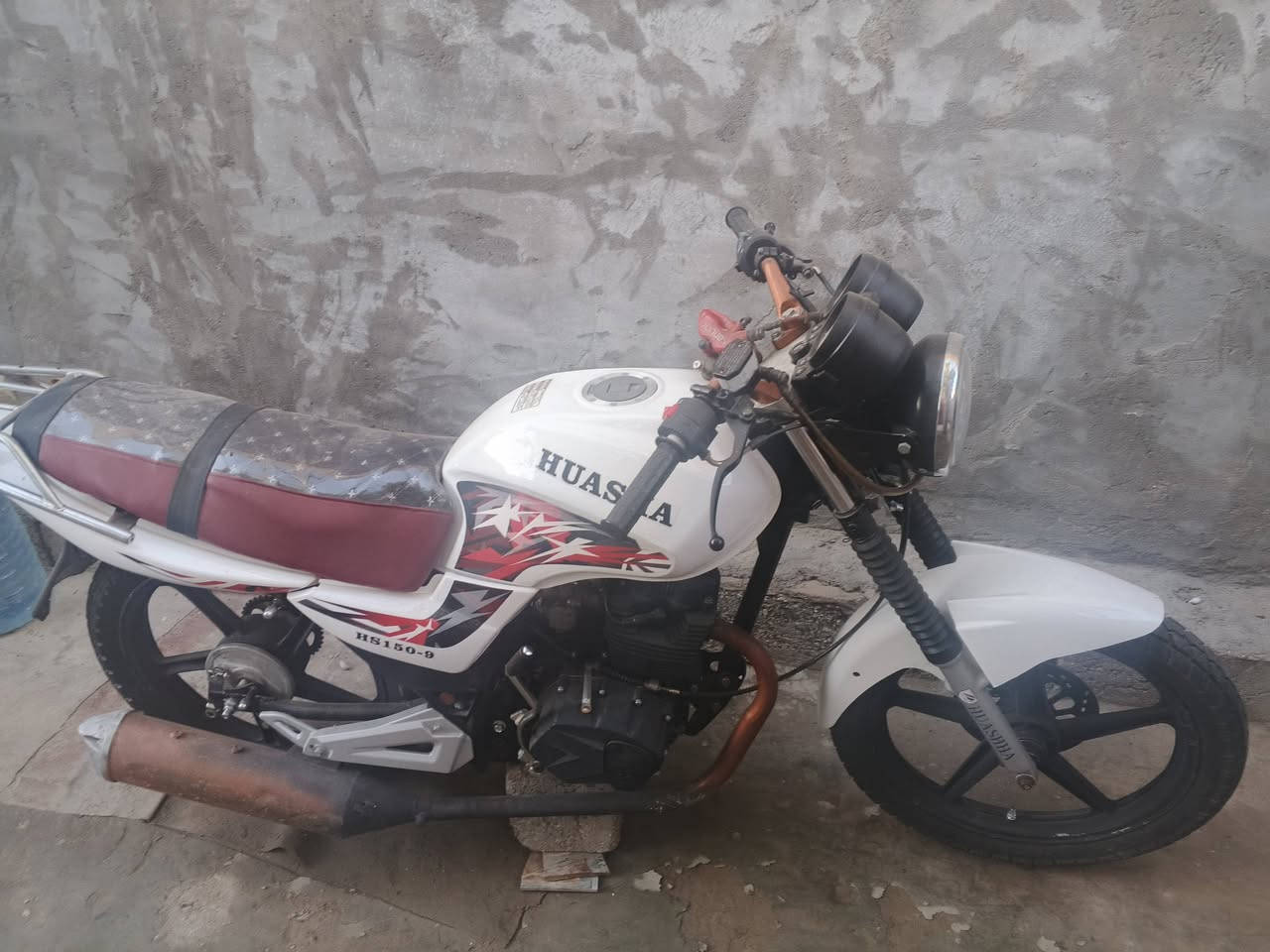 دراجه هيوشه 2017 نافضينه جديد بقاله بس دبلات ودوسه مال بريك وباتري دراجه شغاله نكره صلف عارضينه ب 400 وبيه مجال متوازين عليه اتواصل على لرقم ***********لعنوان ٥كيلو قرب جامع الشهداء
