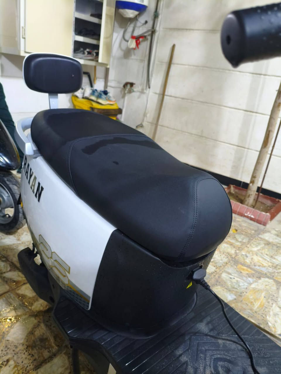 السلام عليكم دراجه نوع تيسلا ريان نضيفه شخط مابيه استعال 12يوم بس دراجه كامله رايده ب900وبيه مجال بسيط للتواصل***********
