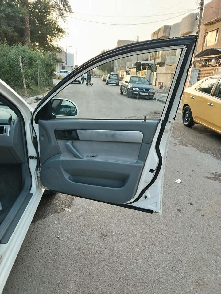 السلام عليكم فورنزا ٢٠٠٧ كير مكينه وتبريد شرط صدر وباتري وتايرات جدد مصبوغه حزام دواخله مكفوله لغد شواصي سنويه باسمي وهزة ماساقطات رايدها ب٦٩ وبيها مجال بسيط حك جيتك عنواني بغداد الشعب ***********
