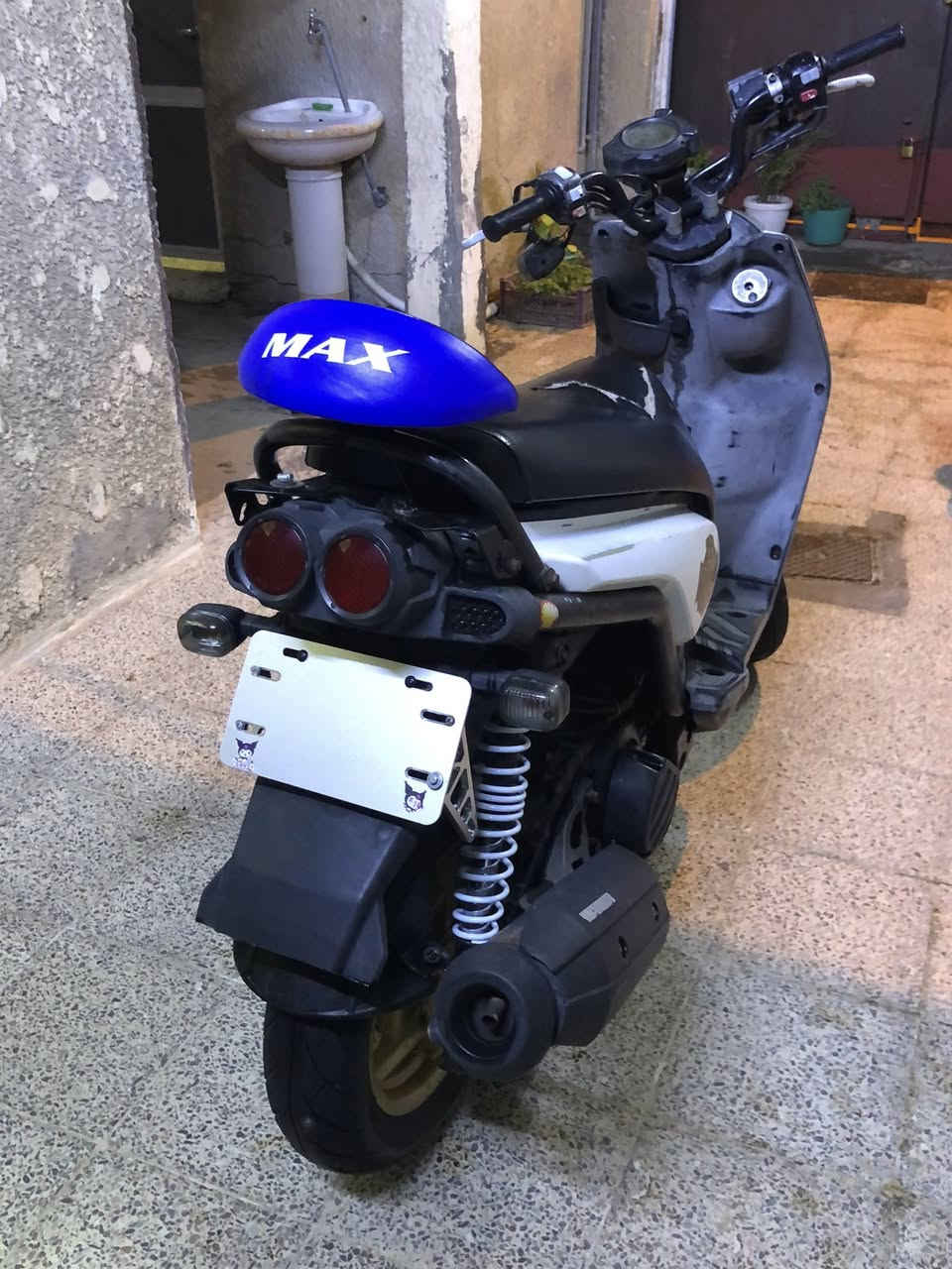 سلام عليكم دراجه سكنكس جبلي مكينه مافتوحه جديده والدراجه برغي مامفتوح بيها و موديل ٢٠١٠نضيف كلش المكان بغداد البنوك للتواصل :***********
