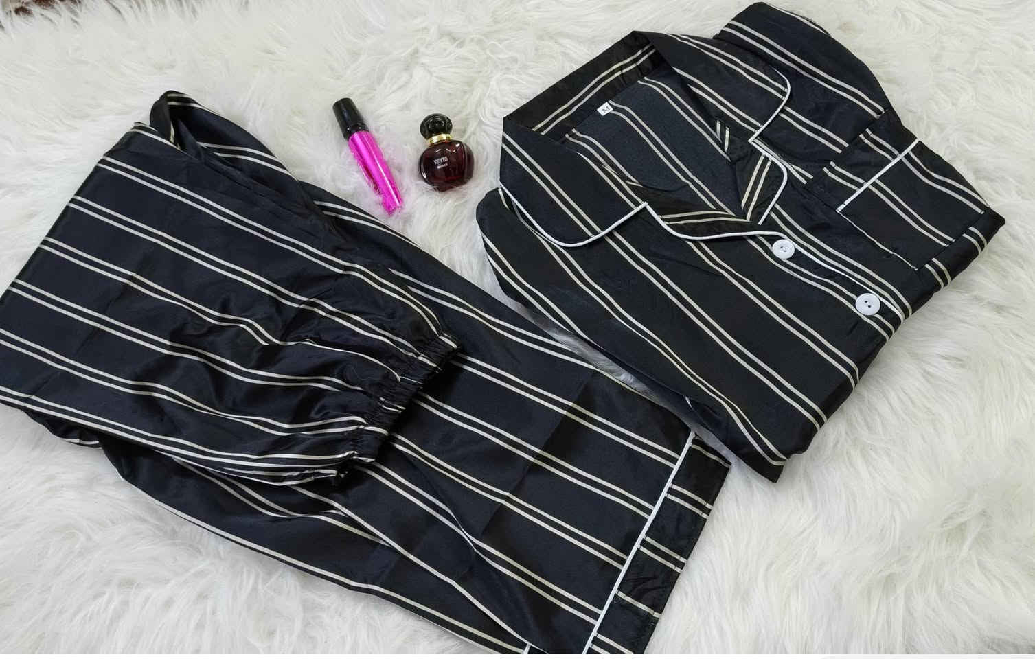 حبيباتي مااجيبلچن بس الحلو والراقي 
تراكسودات خامات متنوعة ستن فانيلة
كريشة كلهن نعومة واناقة دزي الموديل
العاجبچ ادزلچ قياس وسعر تبدي الاسعار
من ٧ لل١٠ فقط واهلا وسهلا بالجميع


**إذا كنت صاحب هذا الإعلان وتريد حذفه لأي سبب، رجاءا أرسل رسالة إلى الدعم الفني**