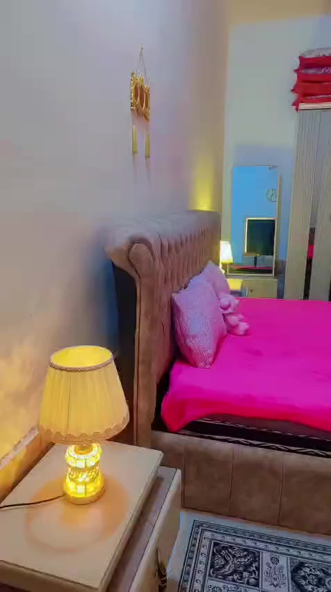 سلام عليكم ورحمه الله وبركاته
غرفه تركي للبيع مابيه اي ظرر نظيفه جدا نازكه بشكل سرير مخزن اناره كل الغرفه 
مكان واسط اتصال على الرقم ***********
