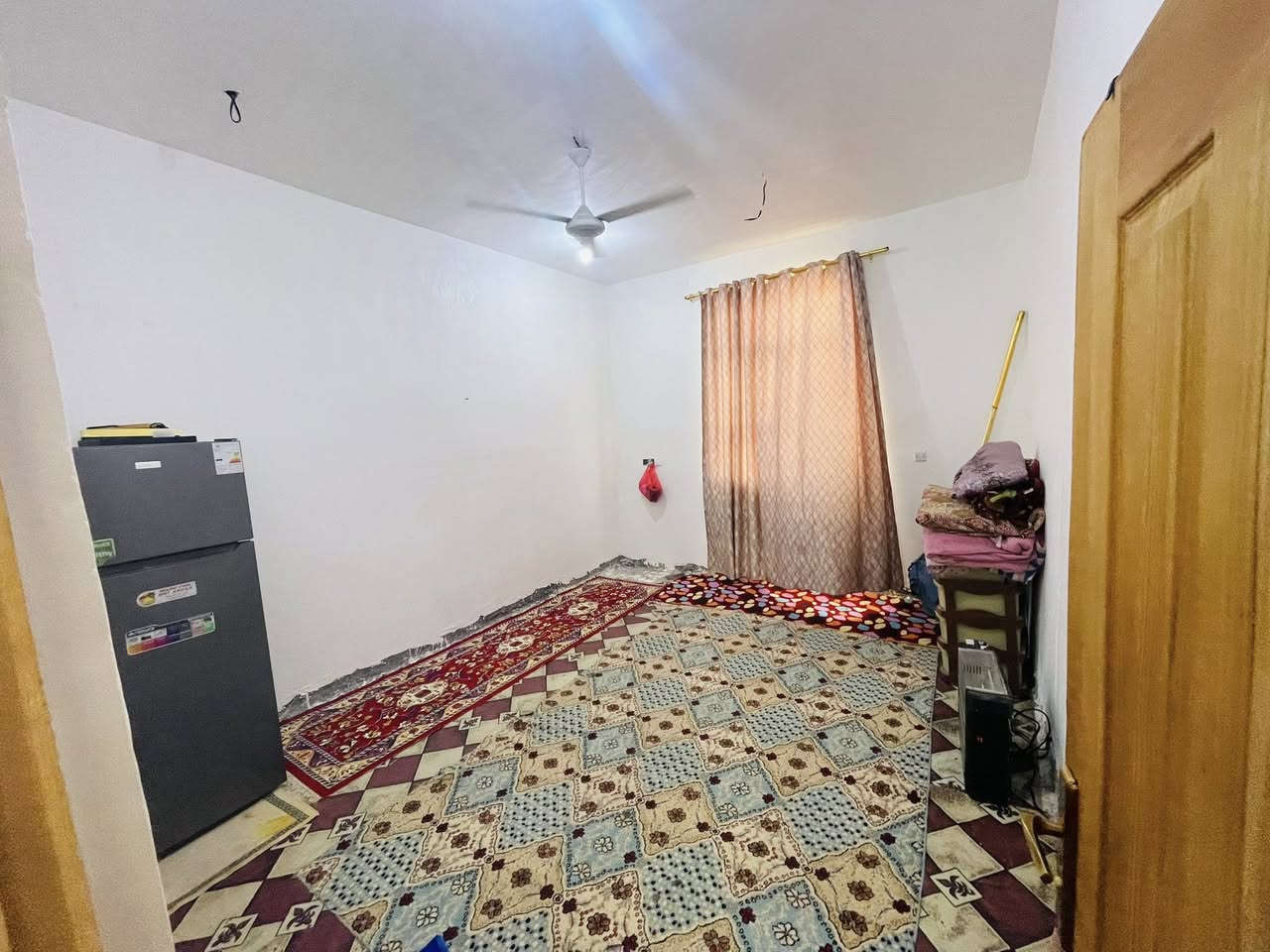 بسم الله الرحمن الرحيم 
بيت مساحة 150م طابو زراعي 
في حي زليزل 

يحتوي على غرفه نوم استقبال صاله بناء صب كونكريت ماء كهرباء يحتاجله اضافه للمطبخ والاستقبال 

***********
***********
#مكتب_انوارالمنتظر_للعقار
الزبيديه شارع الكراج عماره سيد هاشم تركي
