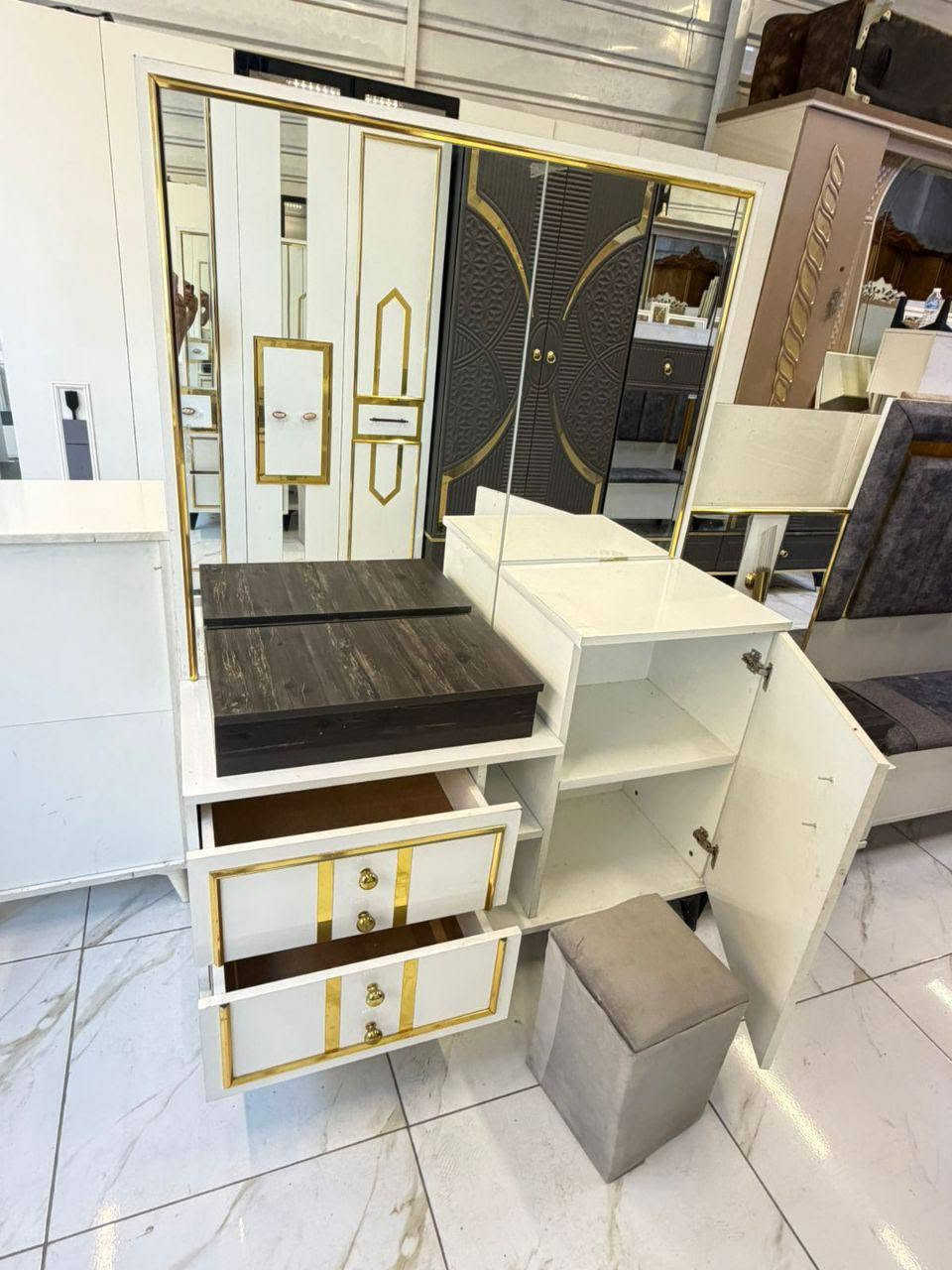 الشراي يتفضل واتساب ***********غرفه تركيه مستخدام للبيع

