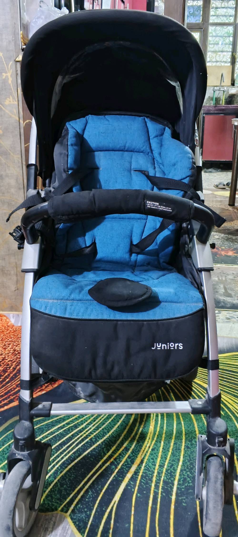 100 الف وبي مجال الطباخ و٧٥ لفرن السجاد يكون خباز لسياح والخبز وفرن شواء وعربانة الطفل ماركة جونيورز الاصلية ب٧٥ وبيها مجال لشراي وسيارة الطفل سعرها ٢٠ بعدها جديدة
بغداد الشعب شارع الصحه الديوان