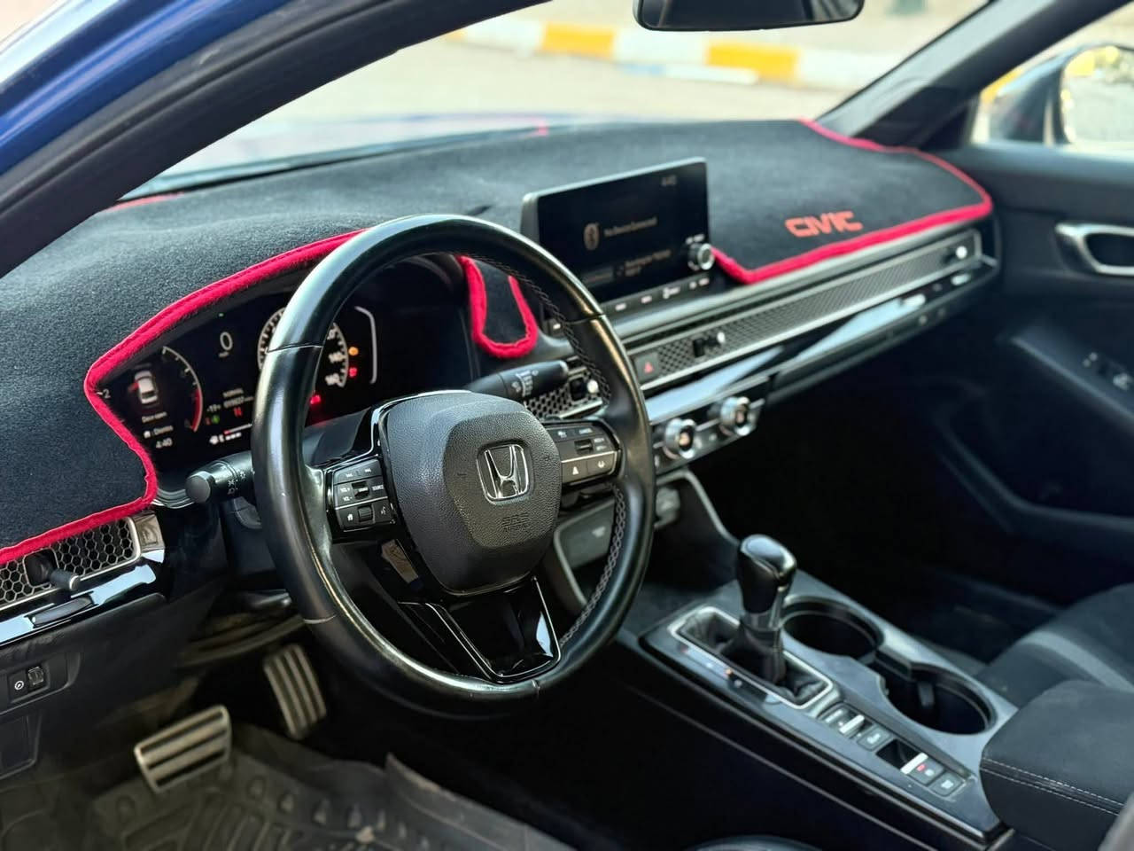 السلام  عليكم هوندا سفك 2023بدون رقم تترقم جميع المحافظات / مواصفاتها سبورت بصمه تشغيل ويل عالي لايت زينون رادار امامي شاشه كبيره هندبريك بصمه انظمه قياده ماشيه 19الف  / حادثها جاملغ امامي وبنيد / السعر 125بيها مجال بصيط / ***********
