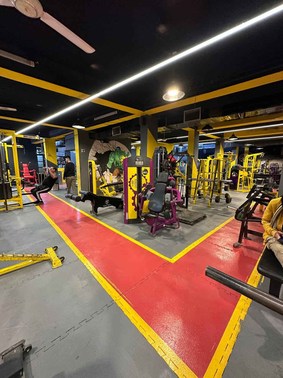 انضم الآن إلى POWER HOUSE GYM man  واستمتع بالتدريب في قاعة مجهزة بأحدث الأجهزة الأمريكية المتطورة، وأجواء رياضية مميزة تساعدك على تحقيق أهدافك وبناء جسم قوي وصحي.
🏋️‍♂️ أجهزة حديثة 💪 بيئة رياضية محفزة 🔥 نتائج تبدأ بالإرادة
⭐ سعر الاشتراك الشهري فقط 25,000 دينار ⭐
لا تؤجل حلمك... ابدأ اليوم وكن النسخة الأقوى من نفسك!
Power House GYM Man القوة تبدأ من هنا
#الخطيب_شارع_الظغط


**إذا كنت صاحب هذا الإعلان وتريد حذفه لأي سبب، رجاءا أرسل رسالة إلى الدعم الفني**