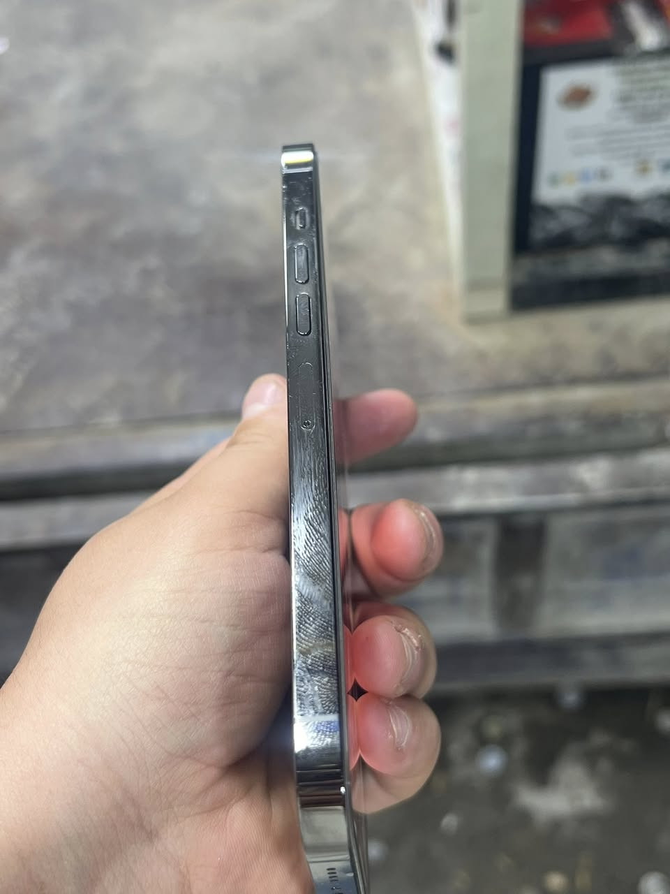 سلام عليكم ايفون 13 برو ماكس او مراوس ب 14برو ماكس 
بطاريه92
ذاكره256
***********
