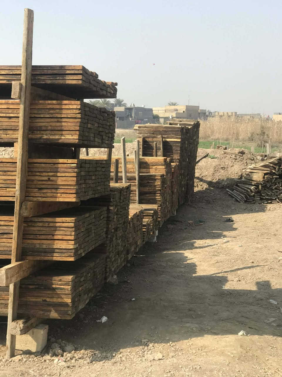 قالب خشب للبيع.  العدد   13 مكعب    روسي تارس 25ملم 
((مشتغول ثلاث شغلات)). أنضف من الصور.  مكان حله 
‏‪***********‬‏
