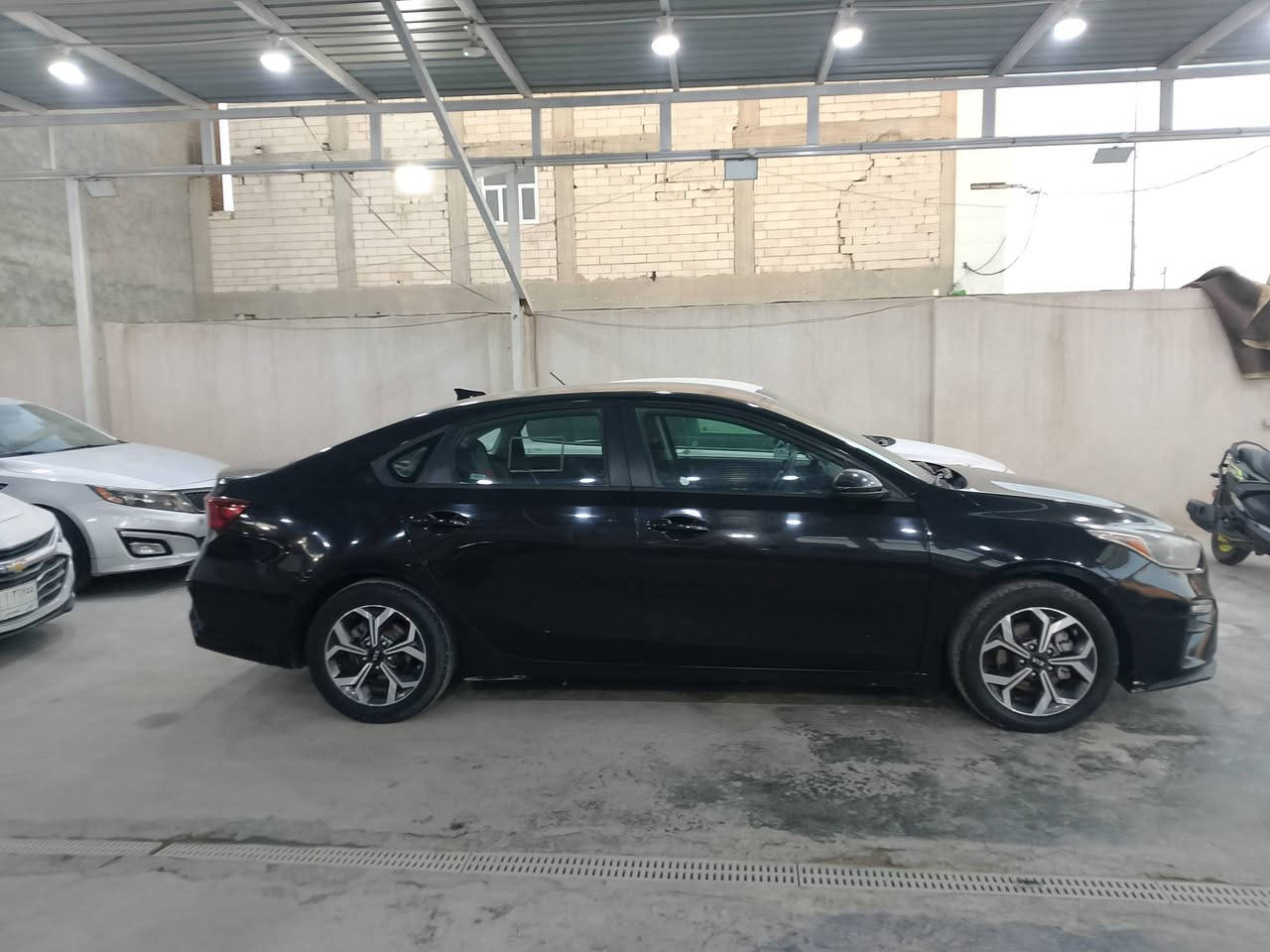 سلام عليكم كيا فورتي مويدل 19 بيه قطعه واحده تبديل فقط جاملغ وربع البنيد صبغ سياره جديده وجاهزه محرك 2000 دوش كير اي تي 6 نمر السعر 117 وبيه شي بصيط *********** مكان السياره السماوه حي الحسين ***********
