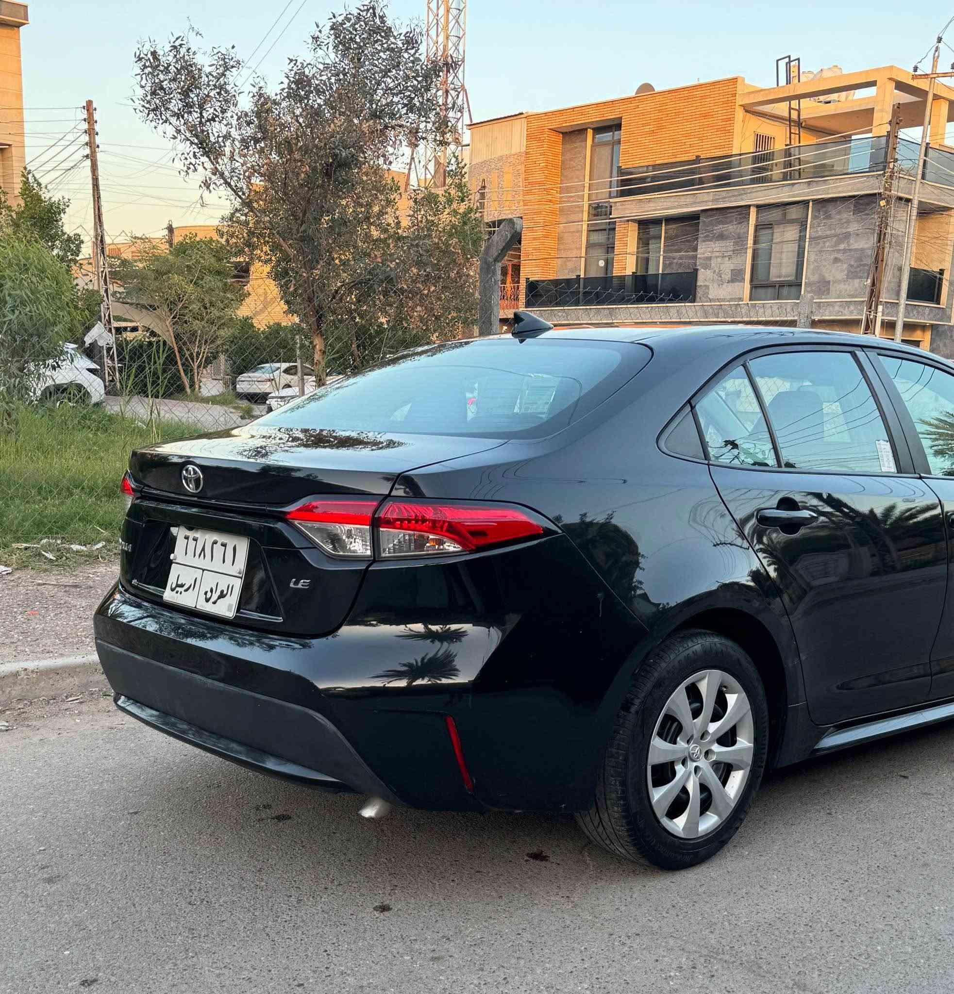 ورلا ٢٠٢١ LE محرك ١٨٠٠ المرغوب وارد امريكي حادث بسيط جدا بدون صبغ وبدون ايرباك فقط الدعامية الامامية وصور الحادث والسونار مرفق بدون دواخل الشواصي واللغود كفالة  بيها كم طخة رصعة بعدهن على وضعهن ممعدلات السيارة نظيفة جدا وخالية من اي نقوصات الرادار وحجر الصالنصة كله شغال رقمها اربيل بأسمي تحويل مباشر السعر ١٣٤ ورقة للاستفسار *********** مكان السيارة بغداد العامرية بغداد, العراق

