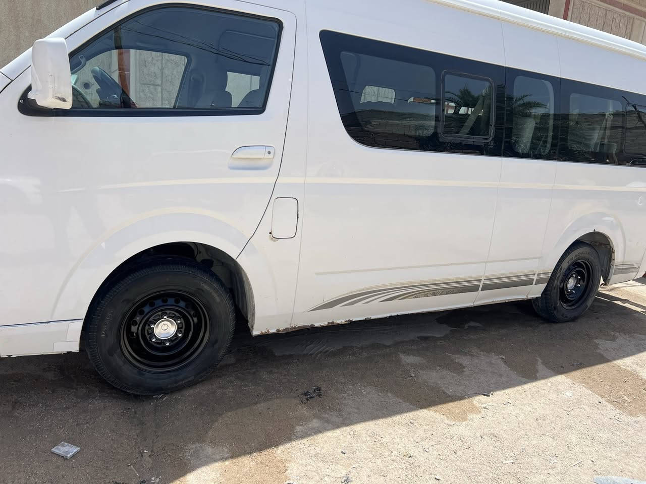سلام عليكم فتون عالي موديل ١٤ بديها حلو صافي تبريد شغال دواير ما معمرة ع حطتهن بيها ضربة بل بجم مو قوية وضربة ثانيه بل ركن الخلفي صفحة العبري وقم ميسان تحويل راعية يريد تحويل مكان سيارة زبير سيارة مصفرة هيئة وغرامة باقي ع ضريبة تستلم مصفرة 
سعرها ١٢٠ وبيها مجال
***********
