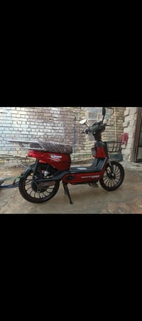 اني مكلف بل نشر ماطور شحن للبيع بطارياته تخم كامل جديد نضافته مثل مشوف...