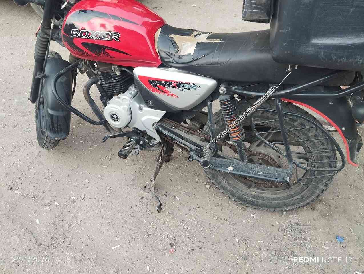 سلام عليكم للبيع بوكسر موديل ٢٣ بسمي تحويل ثاني يوم مكان بغداد شارع الكفاح السعر ٢٤٠٠ وبيه مجال الدراجه شغاله بس ما اعرف محركه شبي ابيعه كايمه رقمي ***********
