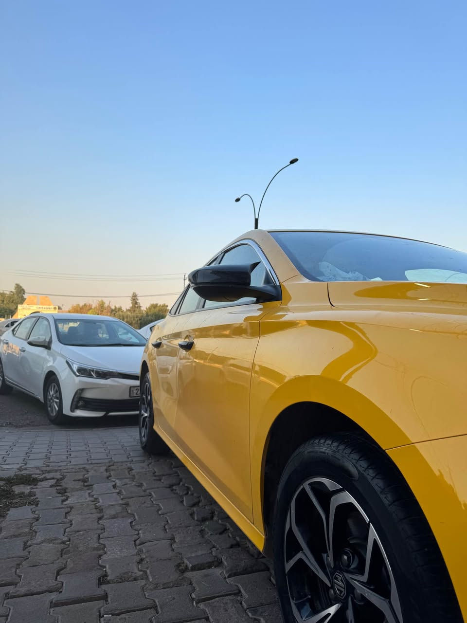 MG Gt 2023
سەیارەکی پاک و بێ کیشە
گێر مەکینەی بەشەرت بێ عەیب و نەکراوە 
سەنەوی ژینگە رەقەم هەمووی نویە 
بەناوی خۆمە سەیارەکە 
بە نزبەت سبوغ سەیارەکە یەک دەرگای سبوخە
بی ژووری بی ئیرباگ وپشت و پێش کەپس
(بی رەقەم ) رەقەمی لەگەڵ نیە رەقەمی تر لەجیات دەدەم
سعری سەیارەکەی ١١٠ وەرەقە و مەجالیکی کەم تیایە 
رۆشتنی سەیارەکە (٤٦٠٠٠کم)

***********
عرەبی 

سيارة نظيفة وما بيها أي مشكلة
 الكير والمحرك بشرط الفحص وبدون أي عيب (ما مفتوحين)
 السنوية والبيئة والرقم كلها جديدة
 السيارة باسمي (تحويل مباشر)
 بالنسبة للصبغ: بيها صبغ باب واحد فقط
 الداخل سليم (بدون صبغ)، الإيرباغات سليمة، والظهر والوجه (الأمام والخلف) كبس شركة
 (بدون رقم) السيارة تُباع بدون هذا الرقم، وأنطي رقم ثاني بديل عنه
ماشی. ٤٦٠٠٠کم
 سعر السيارة 110 ورقة (دفتر وعشر أوراق) وبيها مجال بسيط

*********** أربيل, العراق

