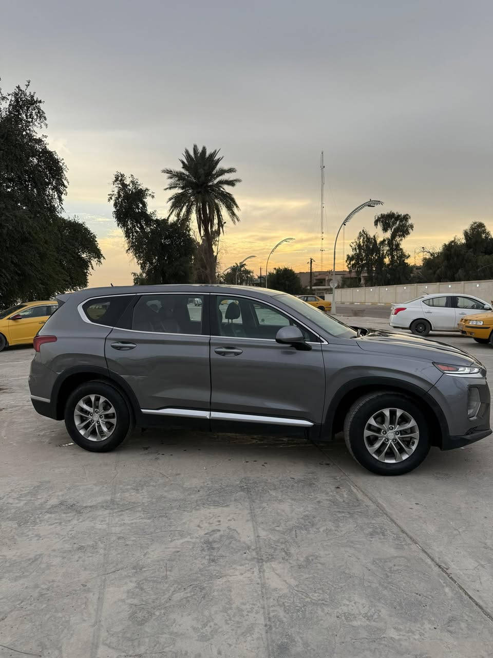 السلام عليكم هونداي سنتافيا ٢٠١٩ أمريكي كلين تايتل فقط دعامية ٤ سلندر رقم بغداد باسمي السعر ١٨،٠٠٠$ 
مكان السيارة الكاظمية هاتف ***********/***********
